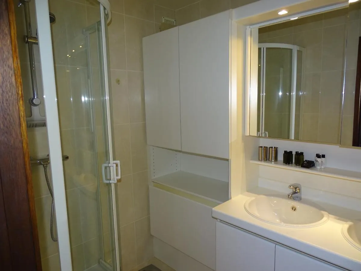 Luxury App, Frontal Sea View + South Terrace + Garage Apartment Middelkerke