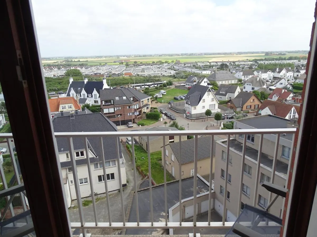 Luxury App, Frontal Sea View + South Terrace + Garage Apartment Middelkerke